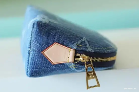 WIS PM Louis Cosmétique Vuitton Pochette 0427